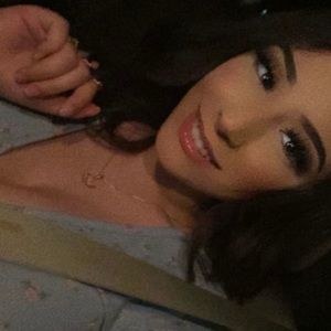 Meet your Posher, Laura paola